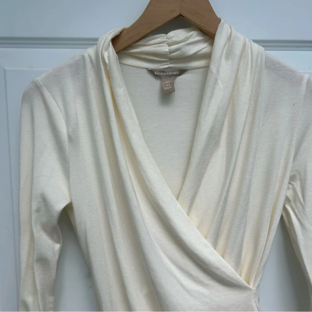 Banana Republic wrap top - Picture 5 of 6